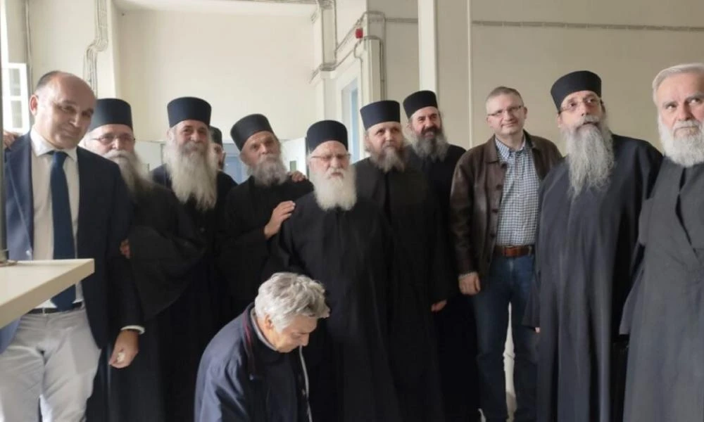 Αθωώθηκαν μοναχοί στον Βόλο για διασπορά ψευδών ειδήσεων την περίοδο της πανδημίας